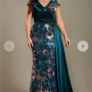 NWT Curveins Floral Blue Formal Gown